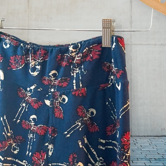 Lularoe HALLOWEEN OS leggings skulls with‎ wings! EUC - Picture 4 of 11